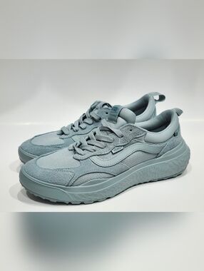 Vans UltraRange Neo VR3 "Mono Blue" Sneakers VN000CWEBLU Men's Size 10 US Nw